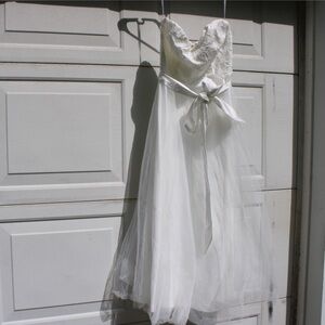 Elegant White Lace Women’s Dress